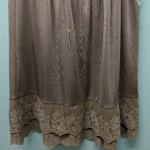 🦥 5/$20 Tan Skirt Extender